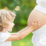 13 самых причудливых суеверий и примет во время беременности и при родах