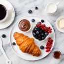 Диетологи назвали самые полезные продукты для завтрака