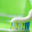 Медики рассказали, от какой опасной болезни защищает зубная паста