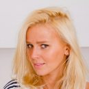 Звезда «Кухни» Екатерина Кузнецова «запала» на смазливого серфингиста