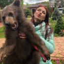 Эвелина Блёданс спасла медвежонка, показав 