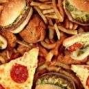 Медики научно объяснили любовь людей к жирной пище