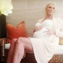 54-летняя экс-жена Сталлоне родила дочку