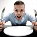 Диетологи рассказали, какая пища вызывает голод, а не подавляет его
