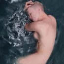 Дарья Мороз порадовала фанатов обнажённым снимком в воде
