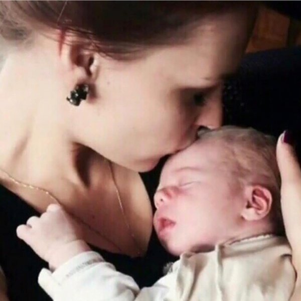 Мерилин Керро стала мамой. Опубликован первый снимок малыша