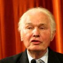 Скончался глава российского Союза писателей Валерий Ганичев