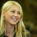 Поклонники Курниковой обсудили ее фото без трусов
