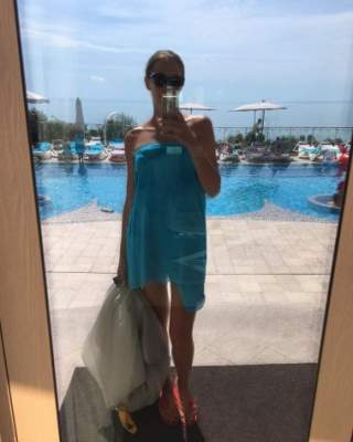 Катя Осадчая показала, как отдыхает на пляже