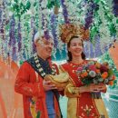 Юморист Михаил Грушевский с женой в образе индонезийских вельмож пошли под венец второй раз