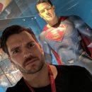 Генри Кавилл отложил костюм Супермена, поскольку не смог договориться с Warner Brothers