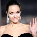 Сама элегантность: Анджелина Джоли восхитила стильным нарядом