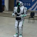 Канал «Россиия24» выдал человека в костюме за настоящего робота