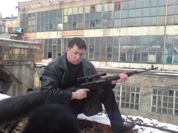 Мент вне закона: Актера из «Брат 2» арестовали, предъявив обвинение в грабеже Мент вне закона: Актера из «Брат 2» арестовали, предъявив обвинение в грабеже