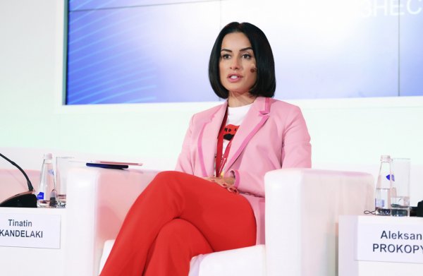 Тина Канделаки «прочла» поклонникам лекцию о киберспорте Тина Канделаки «прочла» поклонникам лекцию о киберспорте