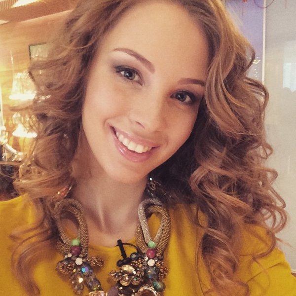 Полина Диброва с воплями и болью в сердце отвоевала право носить любимые наряды