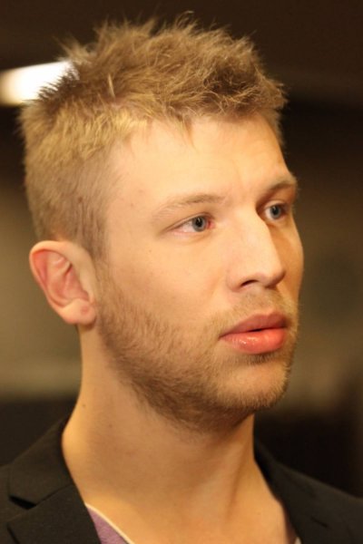 Иван Дорн внезапно стал шестипалой женщиной Иван Дорн внезапно стал шестипалой женщиной