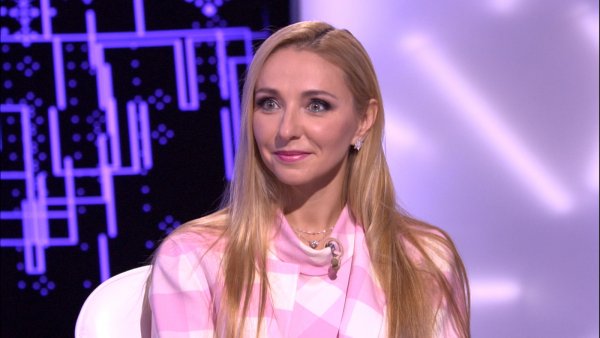 3-летняя дочь Татьяны Навки скопировала ее образ во время выступления 3-летняя дочь Татьяны Навки скопировала ее образ во время выступления