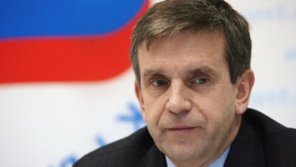 На Рублёвке сын бывшего посла России на Украине получил куском асфальта по голове На Рублёвке сын бывшего посла России на Украине получил куском асфальта по голове