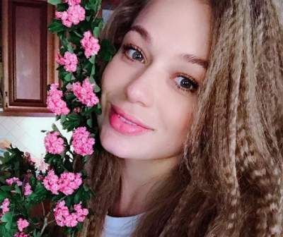 Яна Соломко примерила платье с откровенным разрезом Яна Соломко примерила платье с откровенным разрезом