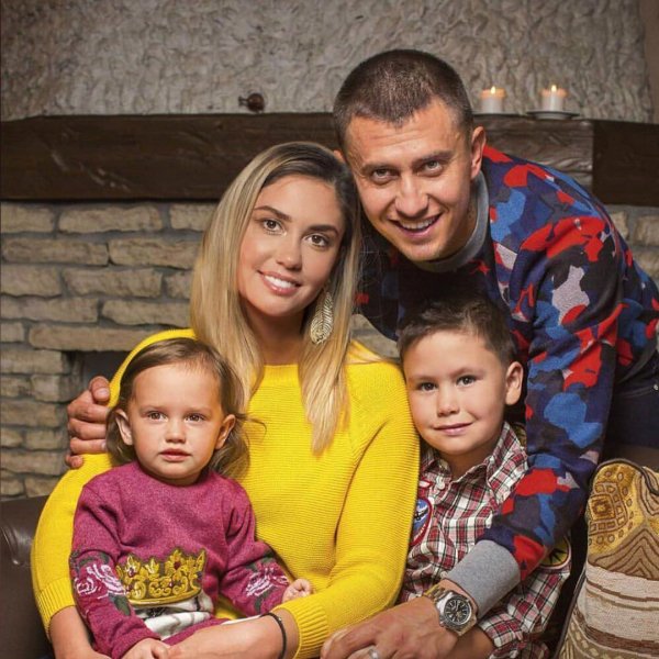 Друзья Прилучного и Муцениеце раскрыли детали их разрыва