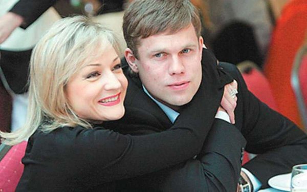 Поклонники обсуждают воссоединение Булановой и Радимова спустя годы Поклонники обсуждают воссоединение Булановой и Радимова спустя годы