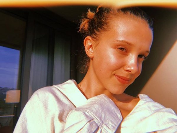 Звезда «Очень странных дел» Милли Бобби Браун удалила страницу в Twitter из-за травли
