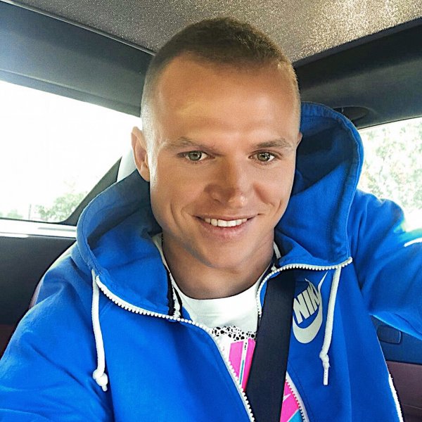 Дмитрий Тарасов похвастался молодой матерью и поздравил ее