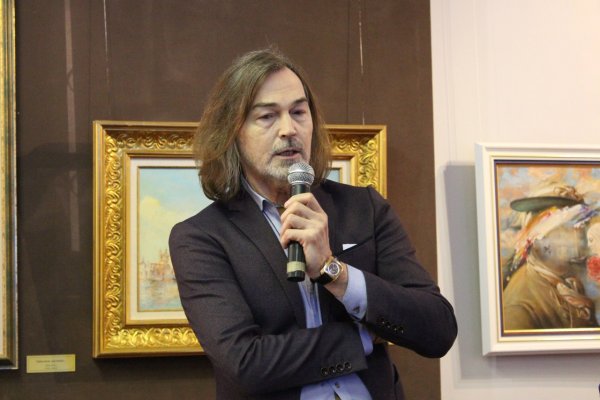Никас Сафронов не удержался от слез в эфире передачи «Прямая речь» Никас Сафронов не удержался от слез в эфире передачи «Прямая речь»