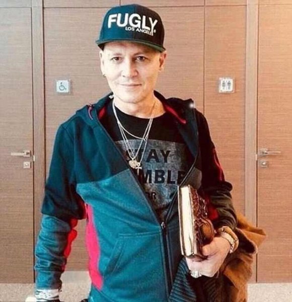 Джонни Депп отказался общаться с журналистами, чтобы не комментировать «страшную болезнь» Джонни Депп отказался общаться с журналистами, чтобы не комментировать «страшную болезнь»