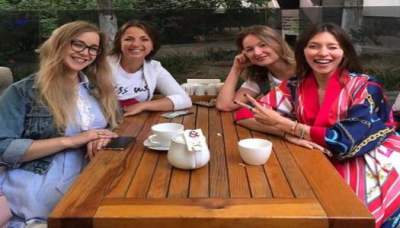 Регина Тодоренко показала трогательное фото с подругами