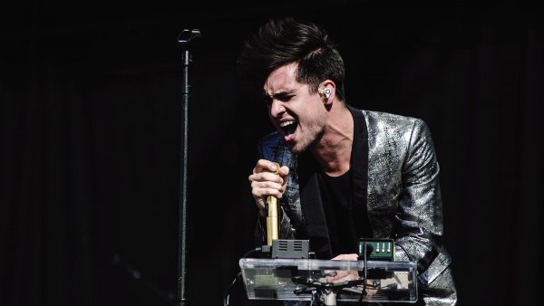 Лидер Panic! At the Disco интересуется не только девушками