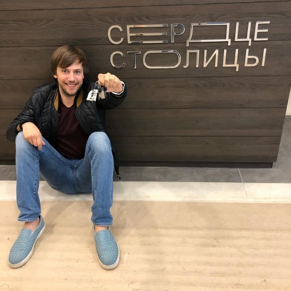 Иван Жидков получил ключи от новой квартиры Иван Жидков получил ключи от новой квартиры