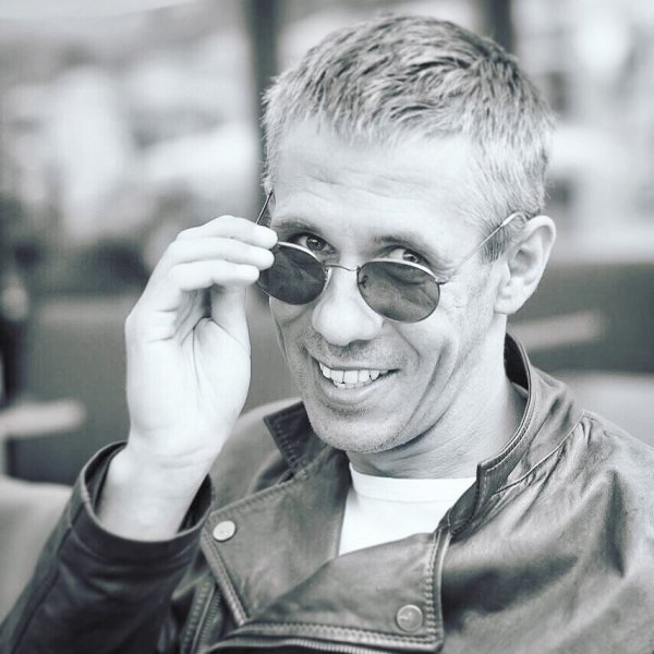 «Не хочу ходить строем»: Алексей Панин рад тому, что он «ненормальный» «Не хочу ходить строем»: Алексей Панин рад тому, что он «ненормальный»