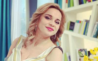 Лиля Ребрик улетела на отдых с новорожденной дочерью