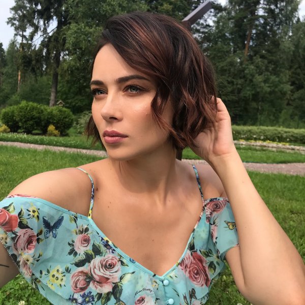 Женственная Настасья Самбурская взбудоражила поклонников Женственная Настасья Самбурская взбудоражила поклонников
