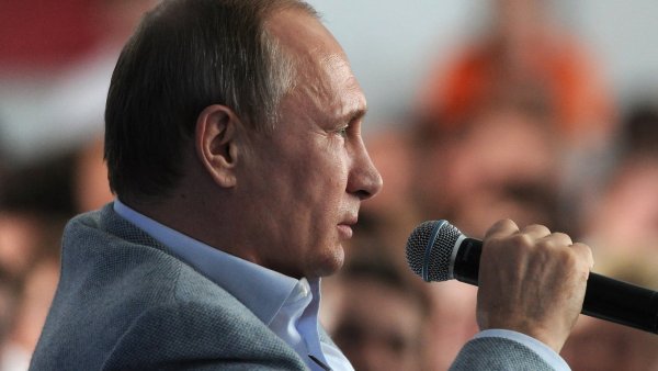 «Каждый раз, когда ввожу новый налог»: Путин спел песню Монеточки