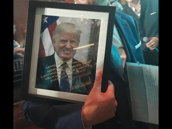 Леонида Агутина с 50-летием поздравили Трамп и Путин, несмотря на встречу в Хельсинки