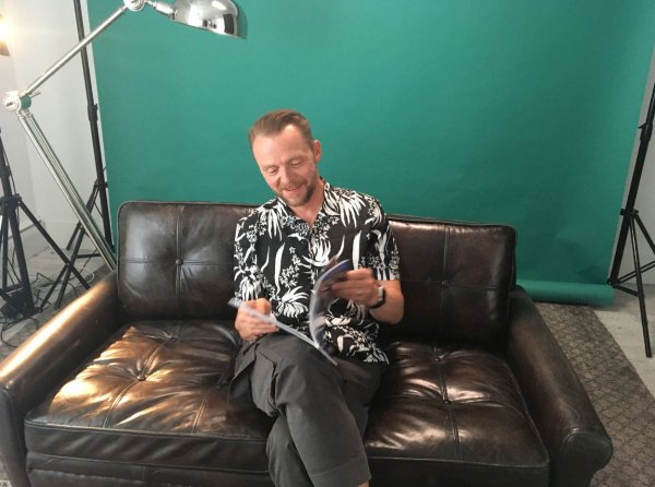 Актер Саймон Пегг рассказал, как Minecraft помогает ему в находить общий язык с дочерью