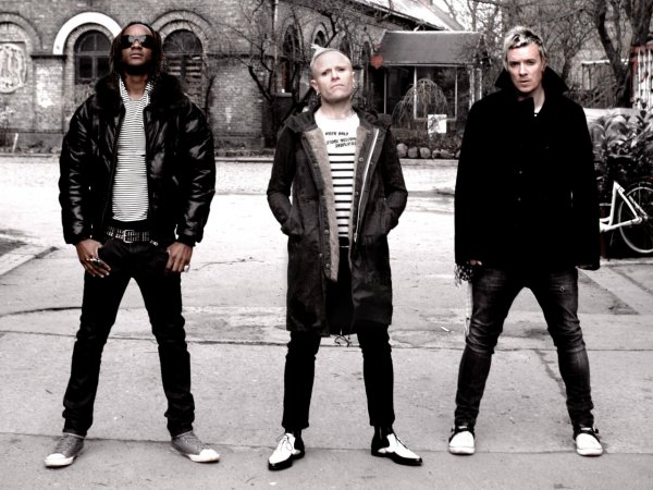 Группа The Prodigy обнародовала новый клип «Need Some1» Группа The Prodigy обнародовала новый клип «Need Some1»