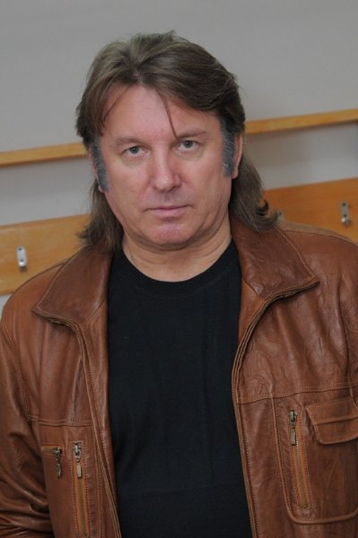 Не рок, а бытовуха: Юрий Лоза жестко раскритиковал Земфиру Не рок, а бытовуха: Юрий Лоза жестко раскритиковал Земфиру