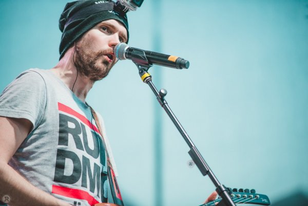 Noize MC открыл музыкальный фестиваль «Нашествие» в Большом Завидове Noize MC открыл музыкальный фестиваль «Нашествие» в Большом Завидове