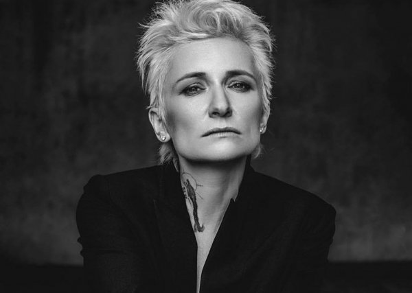 «Не впечатлена»: Диана Арбенина сравнила Земфиру и Монеточку «Не впечатлена»: Диана Арбенина сравнила Земфиру и Монеточку