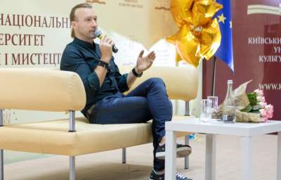 Олег Винник начал преподавать в университете Поплавского