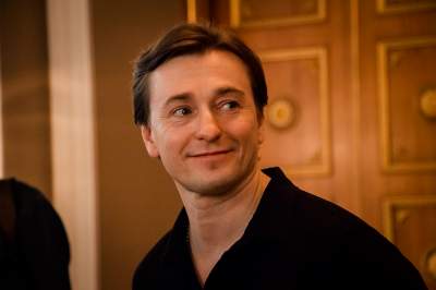 Сергей Безруков показал жену с новорожденным сыном