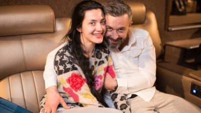 Украинский певец порадовал трогательным фото с женой